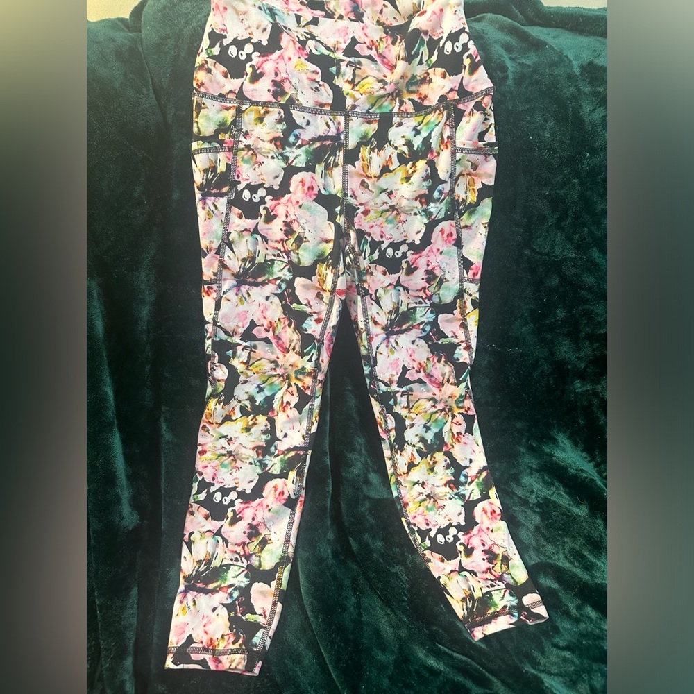 Colorful workout pants with pockets